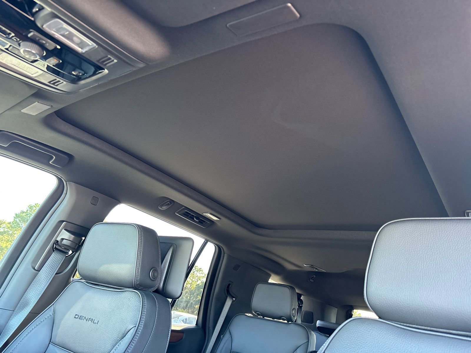 New 2026 GMC Yukon Denali w/ Denali Reserve Package image 5