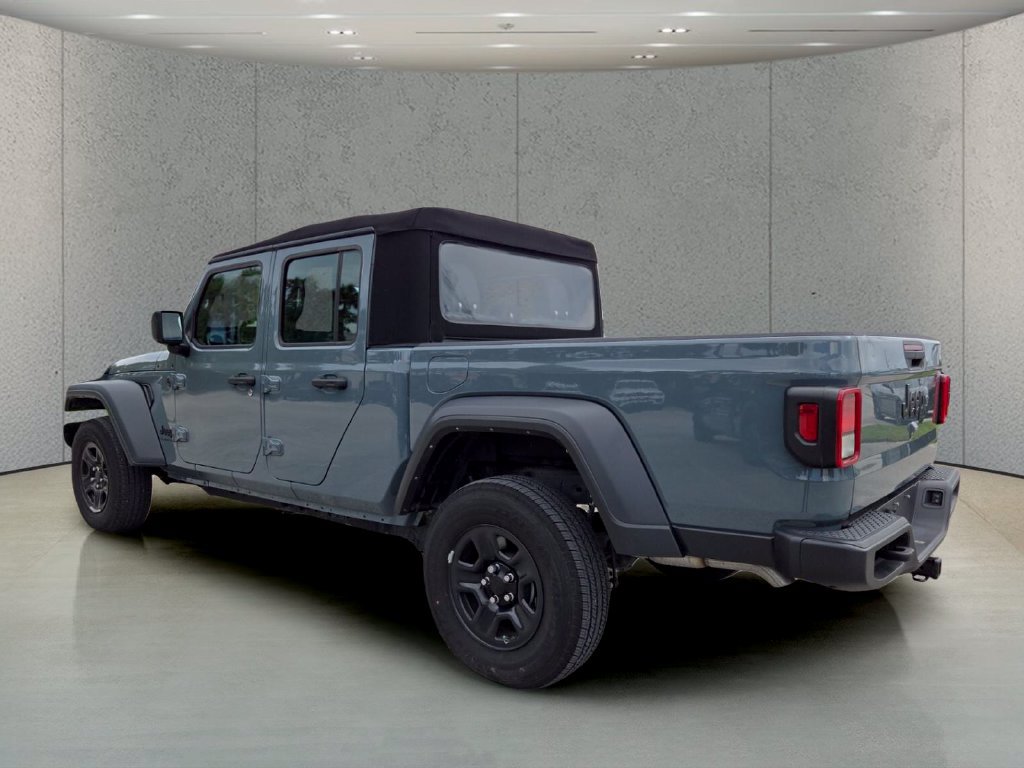 Used 2024 Jeep Gladiator Sport AWD/4WD image 7