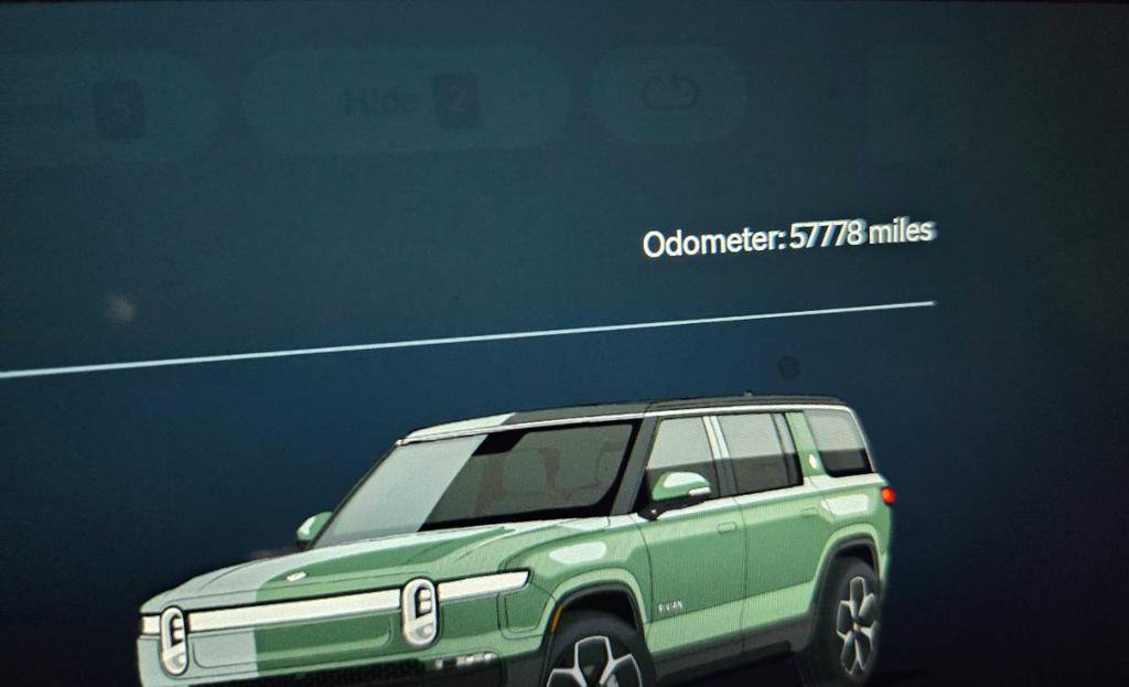Used 2024 Rivian R1S Adventure AWD/4WD image 3