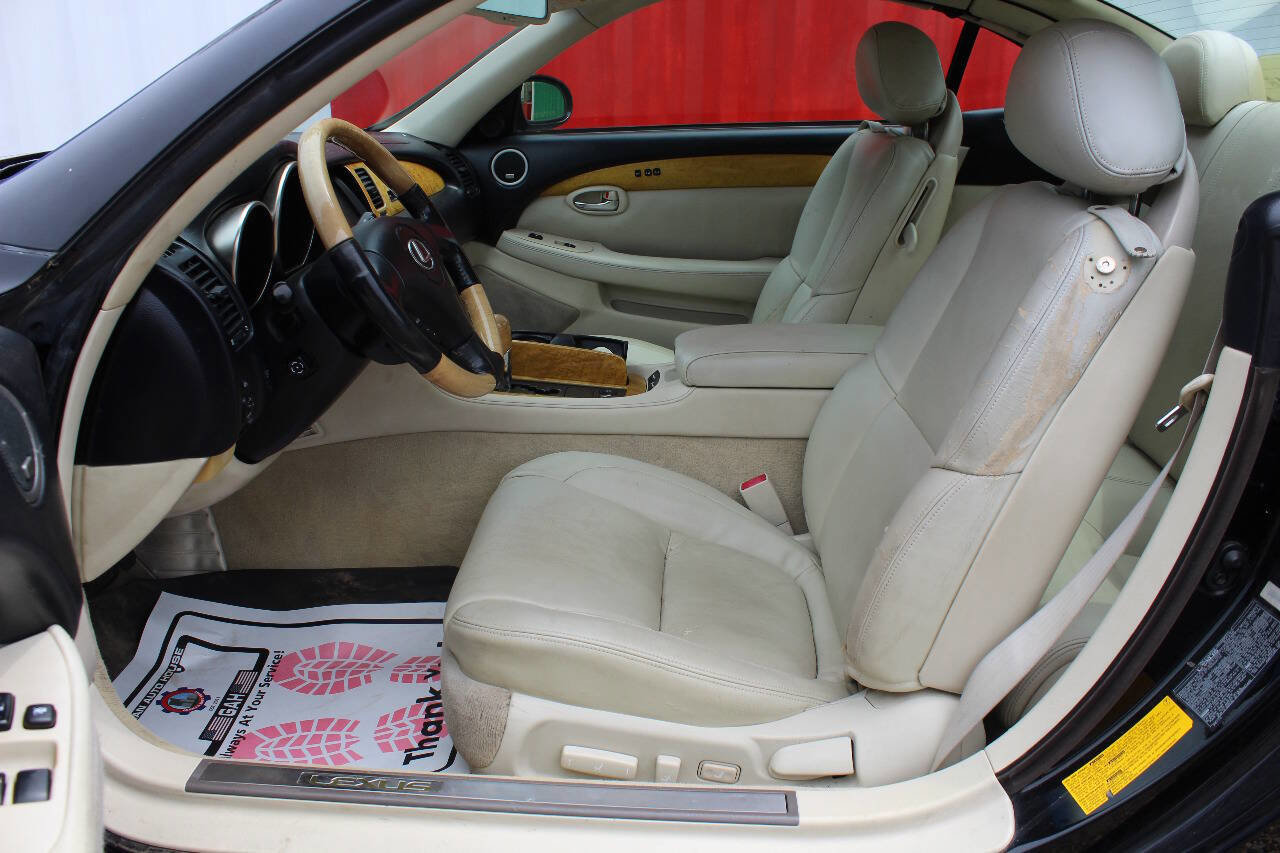 Used 2002 Lexus SC 430 Convertible image 12