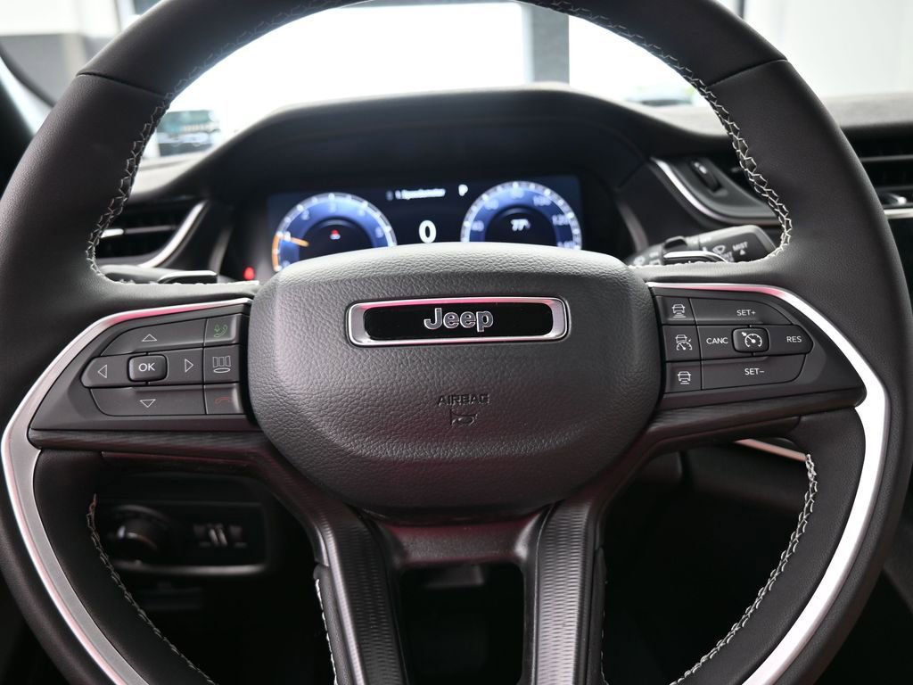 New 2025 Jeep Grand Cherokee Altitude image 25