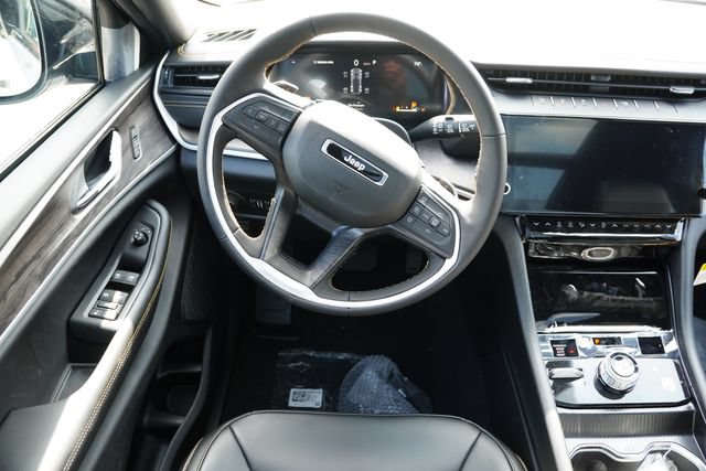New 2026 Jeep Grand Cherokee Limited AWD/4WD image 15