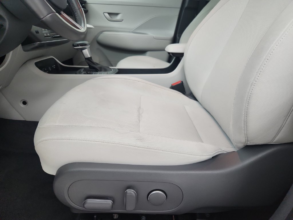 Used 2025 Hyundai Kona SEL AWD/4WD image 21
