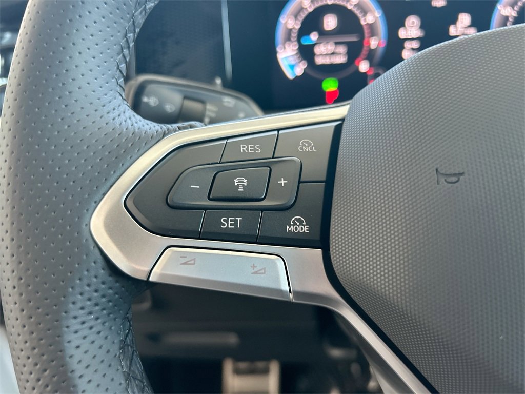 New 2026 Volkswagen Tiguan SE R-Line image 18