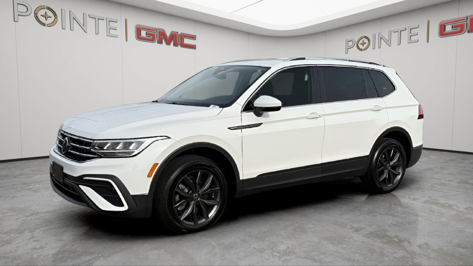 Used 2024 Volkswagen Tiguan SE AWD/4WD image 7