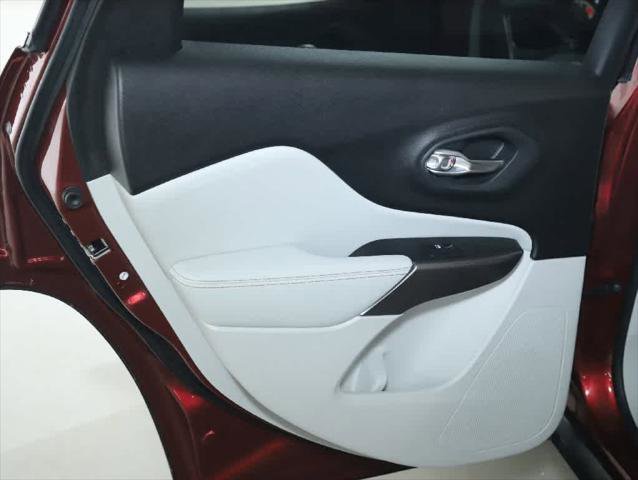 Certified 2021 Jeep Cherokee Latitude Lux w/ Comfort/Convenience Group image 13