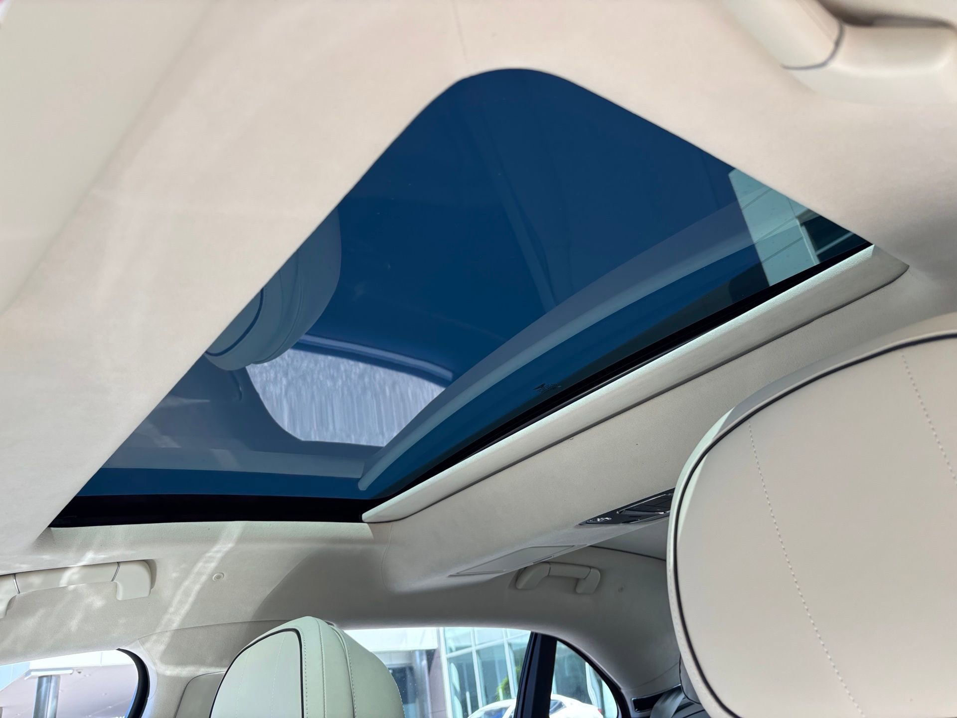 New 2025 Bentley Flying Spur Plug-In Hybrid image 18