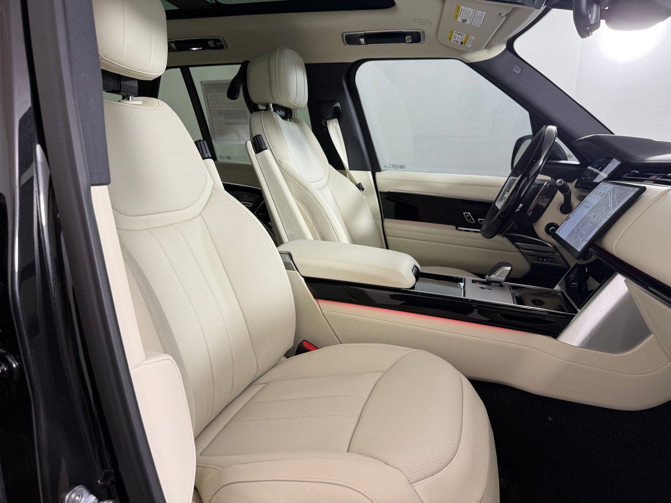 New 2026 Land Rover Range Rover SE AWD/4WD image 26