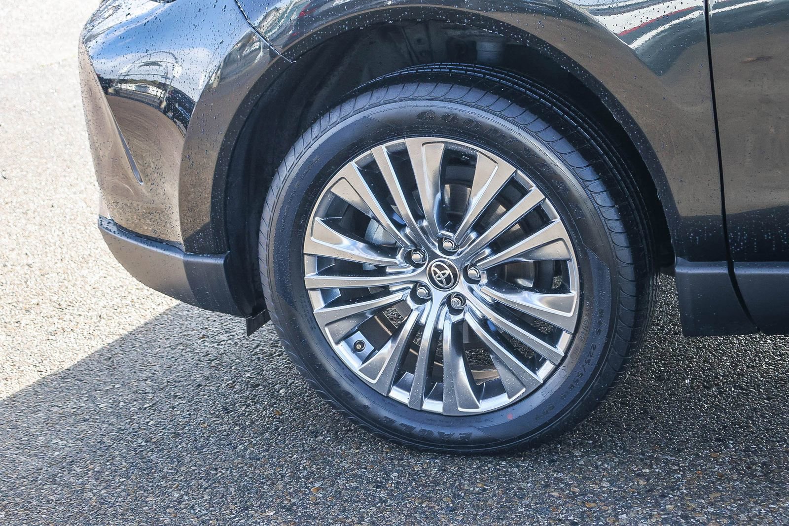 Used 2021 Toyota Venza Limited w/ Advanced Technology Package image 9