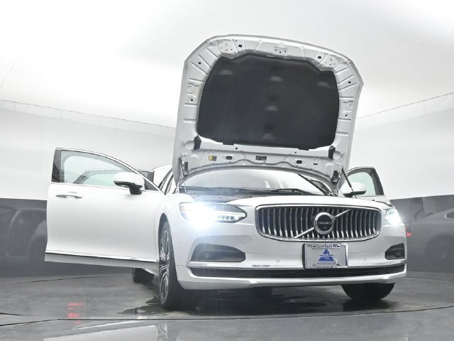 Used 2023 Volvo S90 B6 Plus w/ Protection Package AWD/4WD image 50