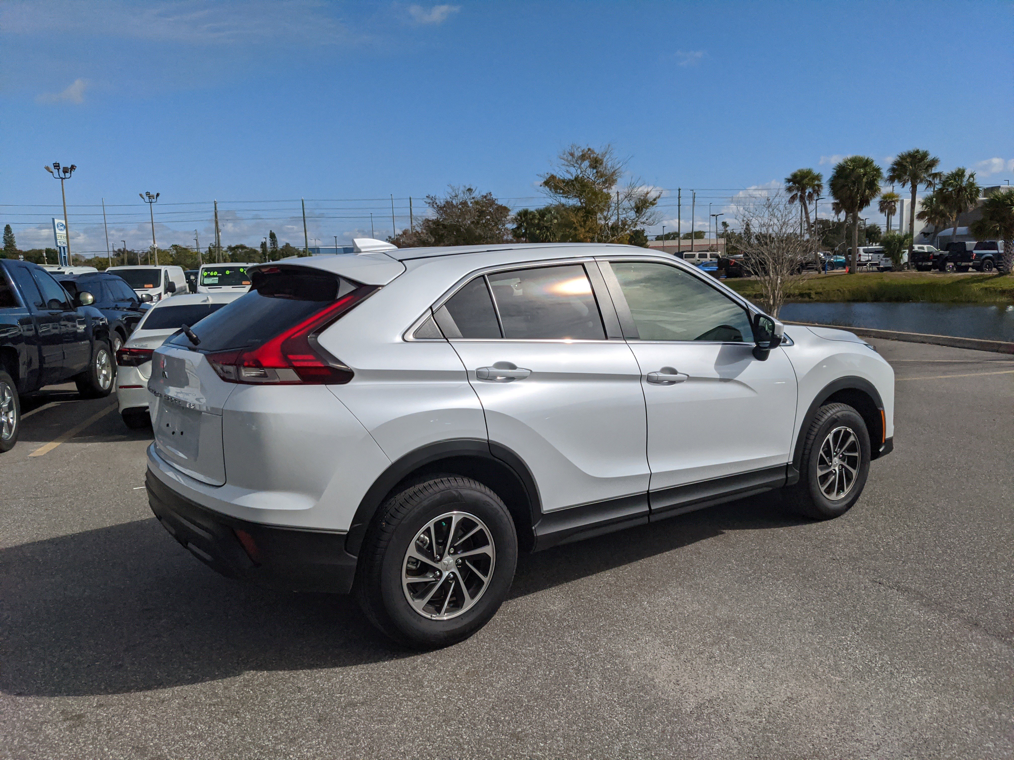 Used 2025 Mitsubishi Eclipse Cross ES image 8