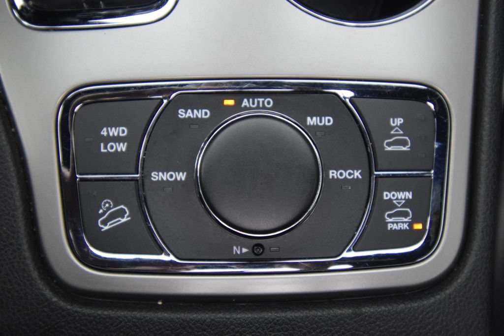Used 2021 Jeep Grand Cherokee Overland AWD/4WD image 41