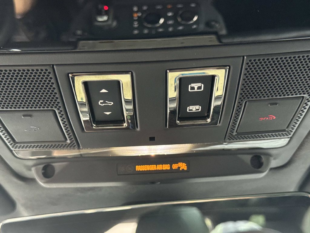 Certified 2026 Land Rover Defender 110 OCTA AWD/4WD image 23