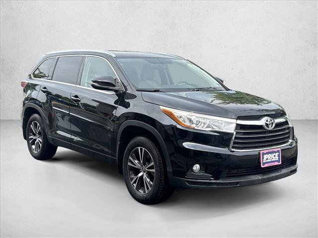 Used 2016 Toyota Highlander XLE AWD/4WD video 3
