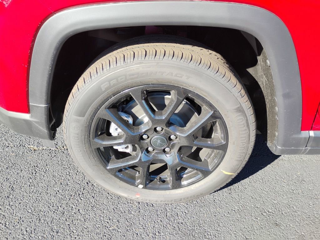 New 2026 Jeep Compass Latitude image 9