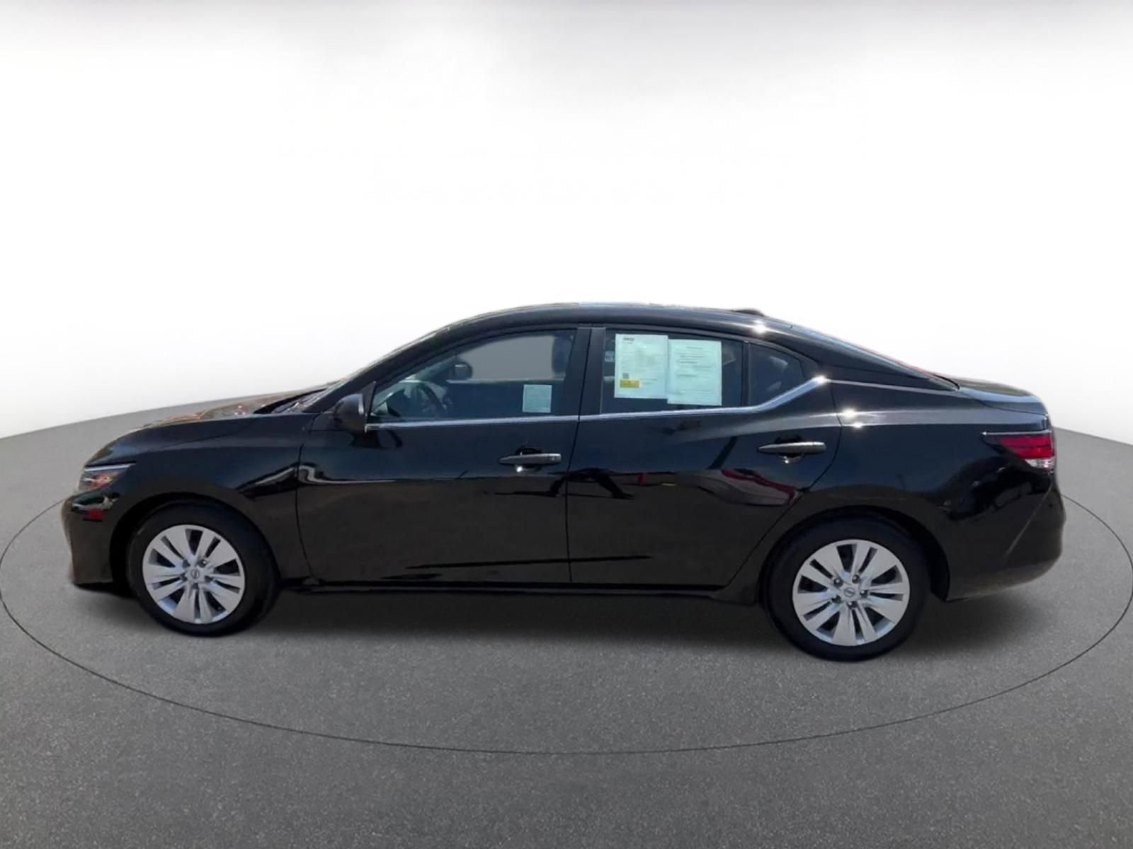 Used 2025 Nissan Sentra S FWD image 9