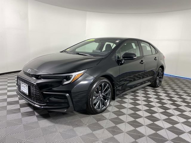 Used 2025 Toyota Corolla SE FWD image 4
