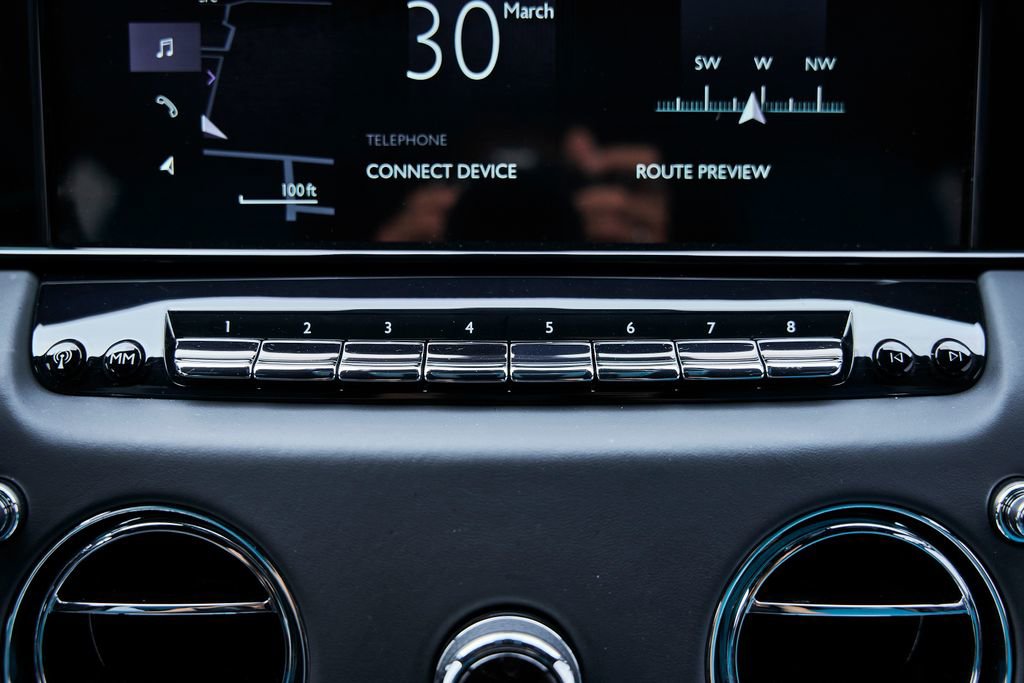 Used 2025 Rolls-Royce Cullinan Black Badge AWD/4WD image 77