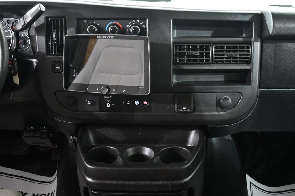 Used 2018 Chevrolet Express 2500 w/ Driver Convenience Package RWD image 9