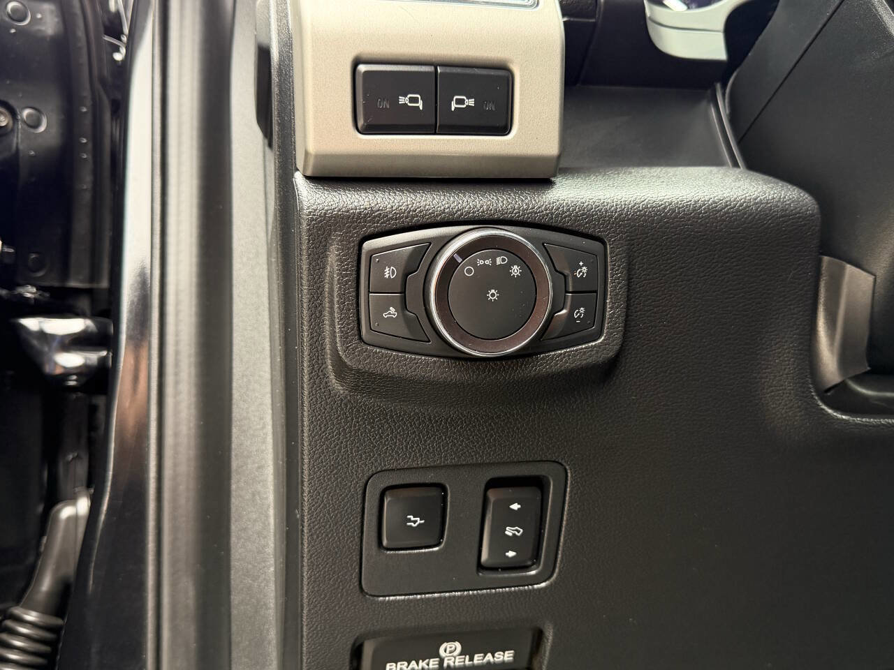 Used 2019 Ford F250 Lariat w/ Lariat Ultimate Package AWD/4WD image 30