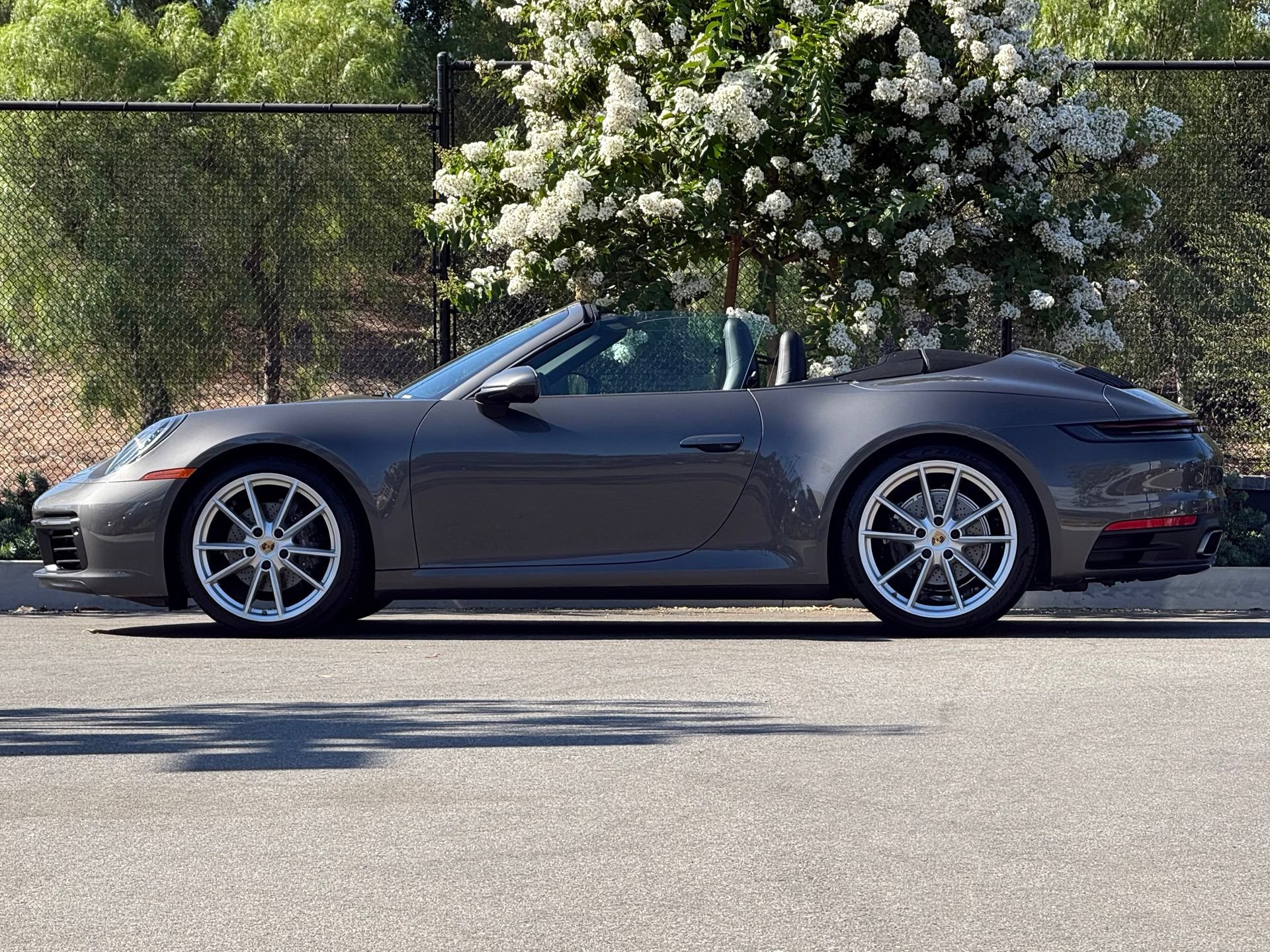 Certified 2024 Porsche 911 Carrera RWD image 2