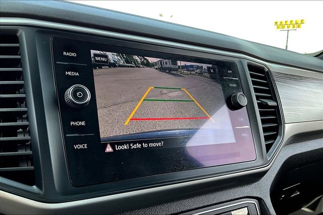 Used 2020 Volkswagen Atlas Cross Sport SE w/ Panoramic Sunroof Package image 13