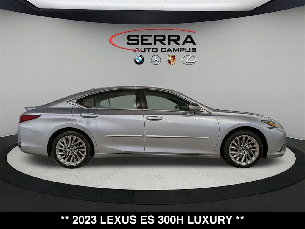 Used 2023 Lexus ES 300h w/ Accessory Package (Z2) image 11