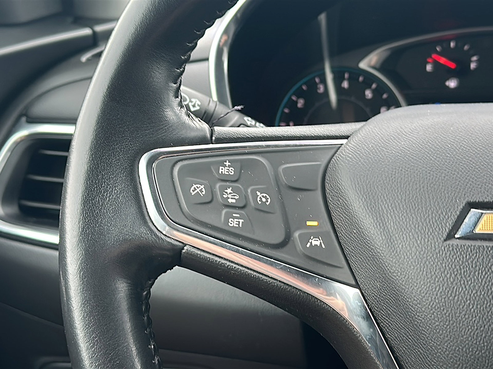 Used 2021 Chevrolet Equinox LT image 29