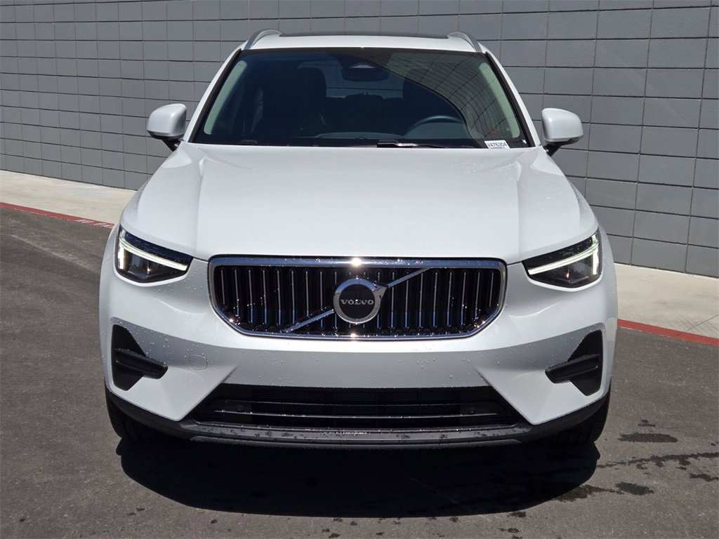 New 2025 Volvo XC40 B5 Core w/ Protection Package Premier image 5