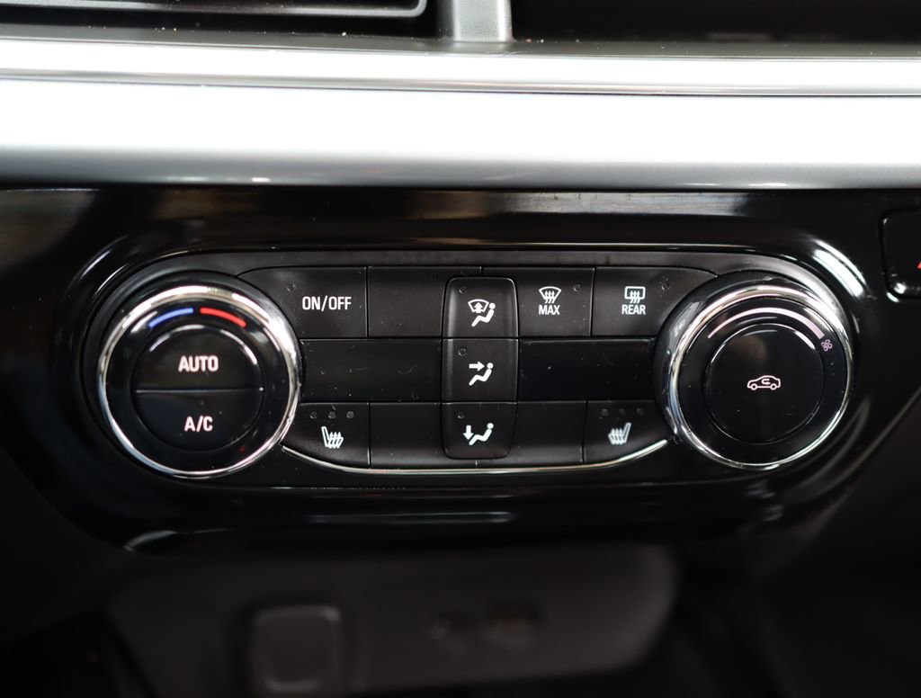 Used 2024 Chevrolet Trax LT w/ Driver Confidence Package FWD image 15