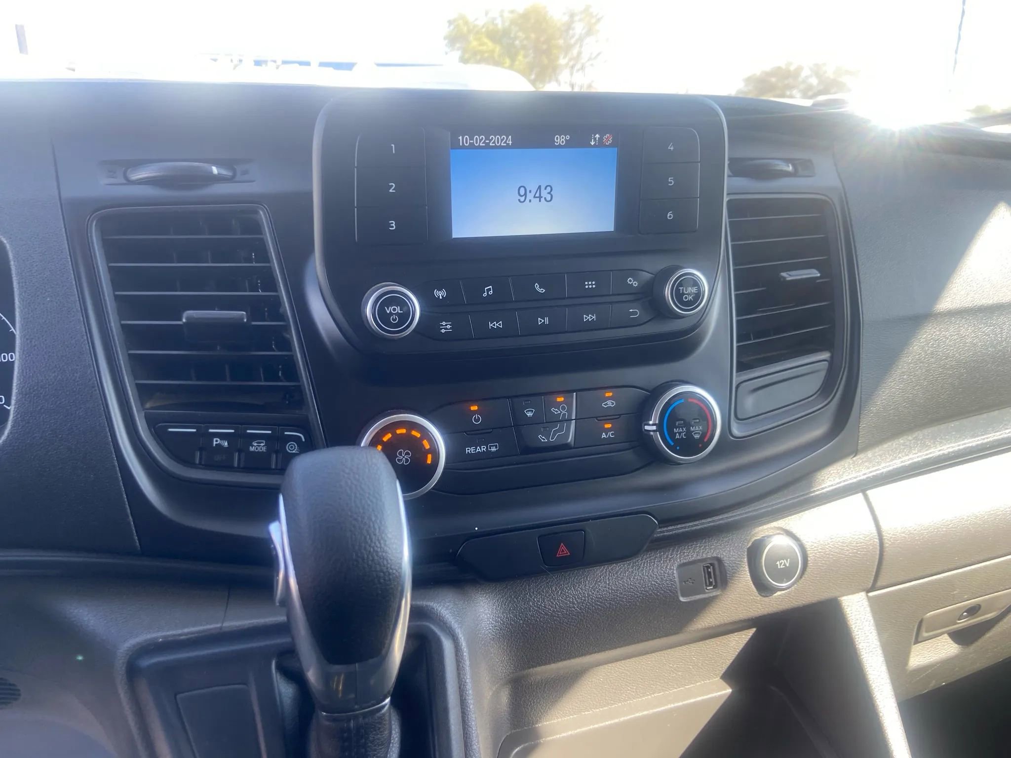 Used 2021 Ford Transit 350 XLT image 19