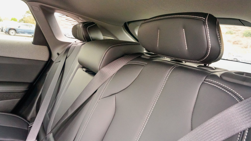 New 2027 Cadillac Optiq Luxury w/ LPO, Floor Liner Package AWD/4WD image 9