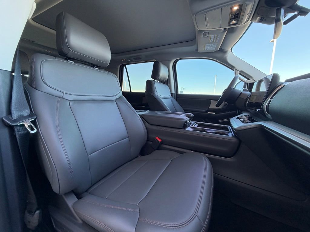 New 2025 Ford Expedition Active image 45