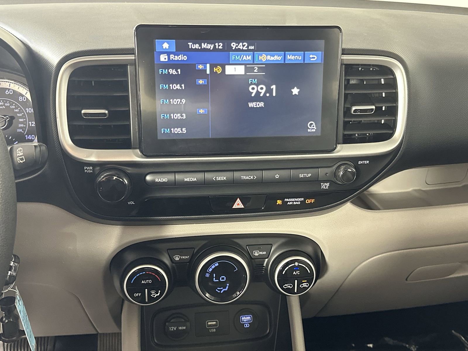 Used 2020 Hyundai Venue SEL FWD image 21