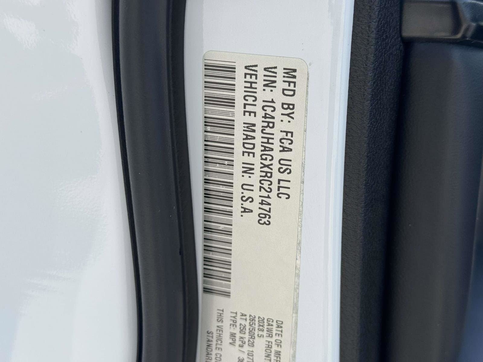 Certified 2024 Jeep Grand Cherokee Altitude AWD/4WD image 32