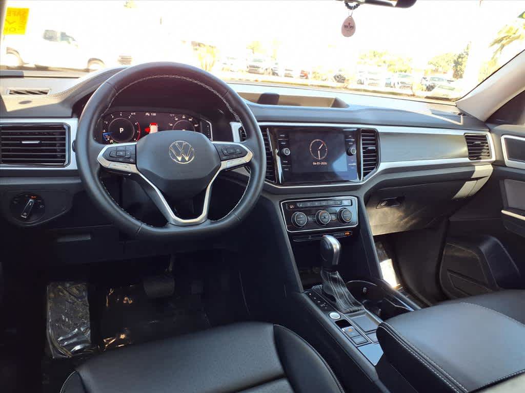 Used 2023 Volkswagen Atlas SE w/ Panoramic Sunroof Package image 9
