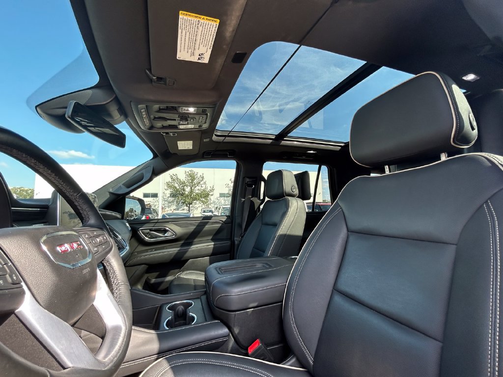 Used 2023 GMC Yukon SLT w/ SLT Premium Package AWD/4WD image 12
