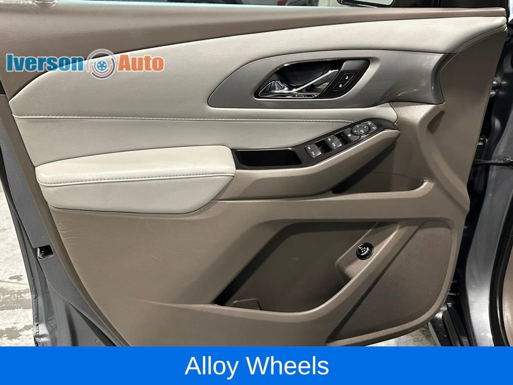 Used 2020 Chevrolet Traverse LT w/ Driver Confidence II Package AWD/4WD image 13