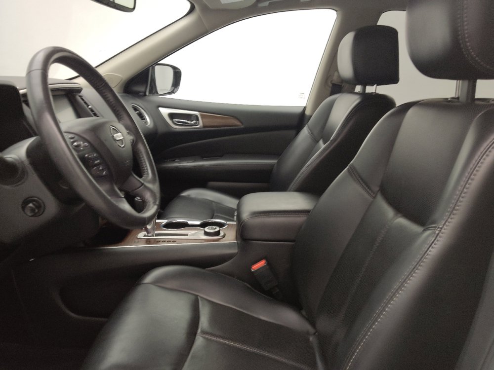 Used 2017 Nissan Pathfinder Platinum w/ Family Entertainment Package AWD/4WD image 17