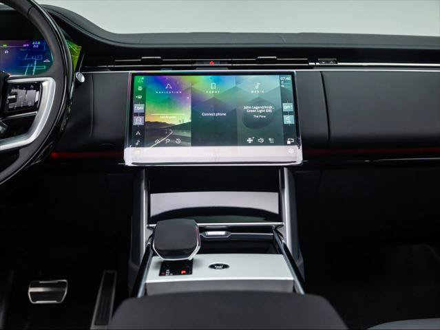 New 2026 Land Rover Range Rover Long Wheelbase SE AWD/4WD image 29