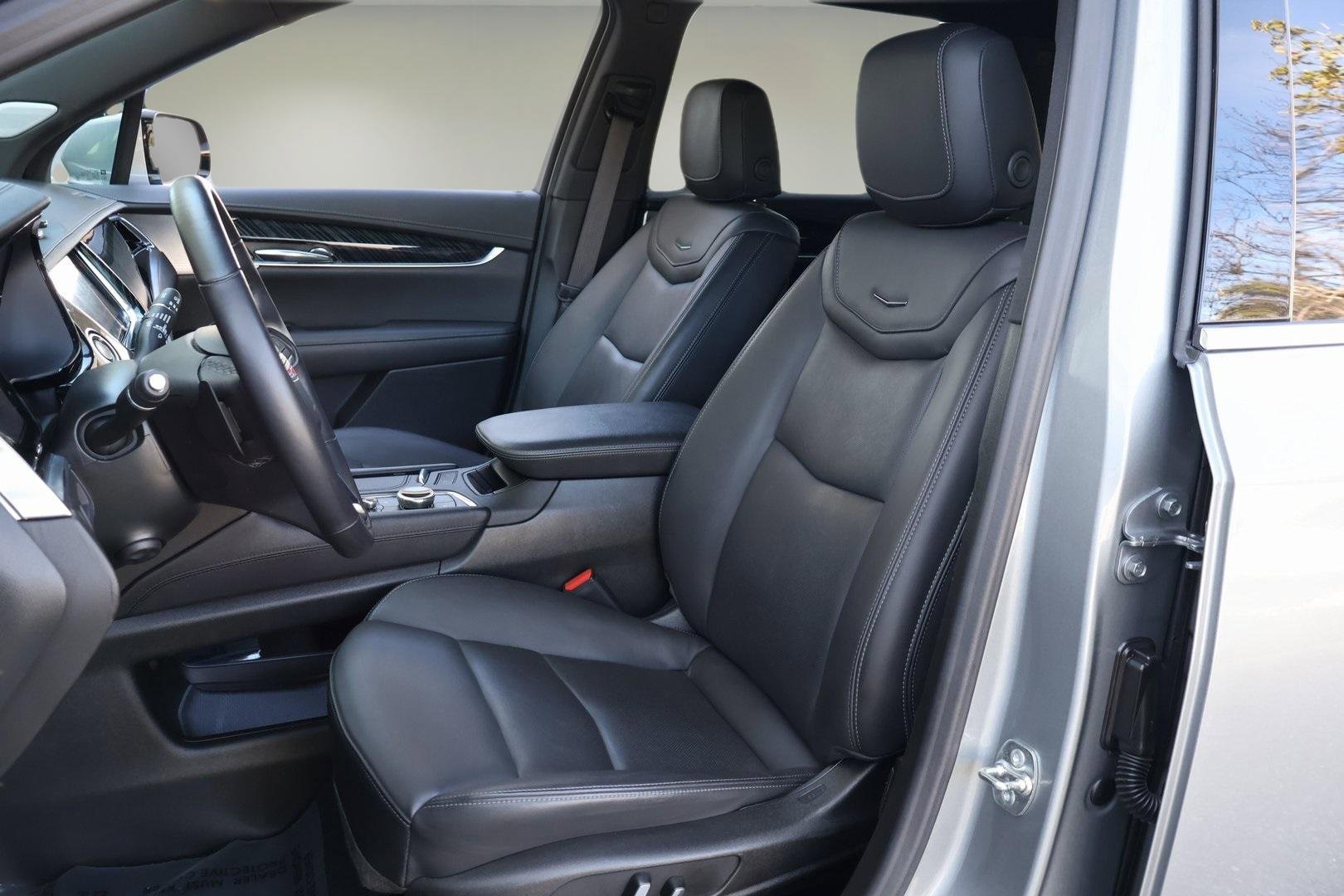 Certified 2025 Cadillac XT6 Premium Luxury image 12