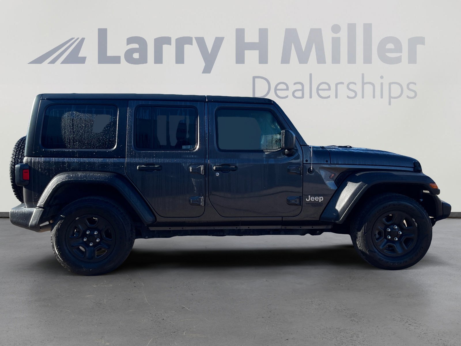 Used 2018 Jeep Wrangler Unlimited Sport image 6