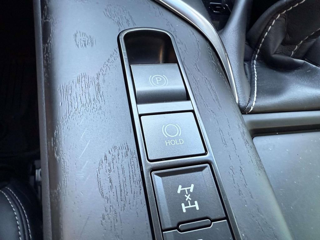 Used 2024 Lexus LX 600 4WD w/ Luxury Package image 26