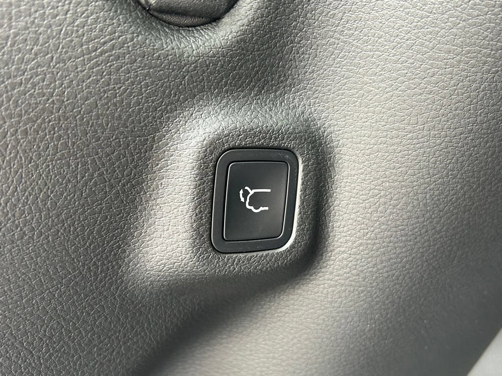 New 2025 Jeep Compass Latitude w/ Sun & Sound Group AWD/4WD image 43