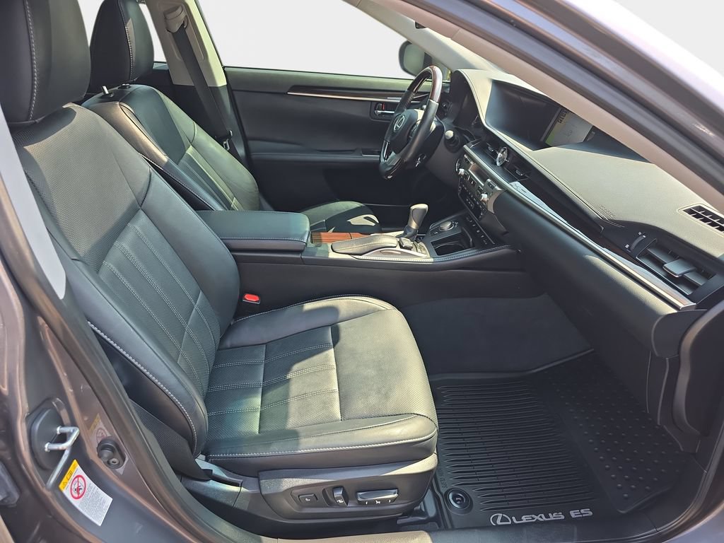 Used 2018 Lexus ES 350 w/ Luxury Package w/Wood Trim FWD image 10