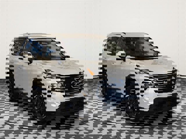 Used 2025 Nissan Rogue SV image 1