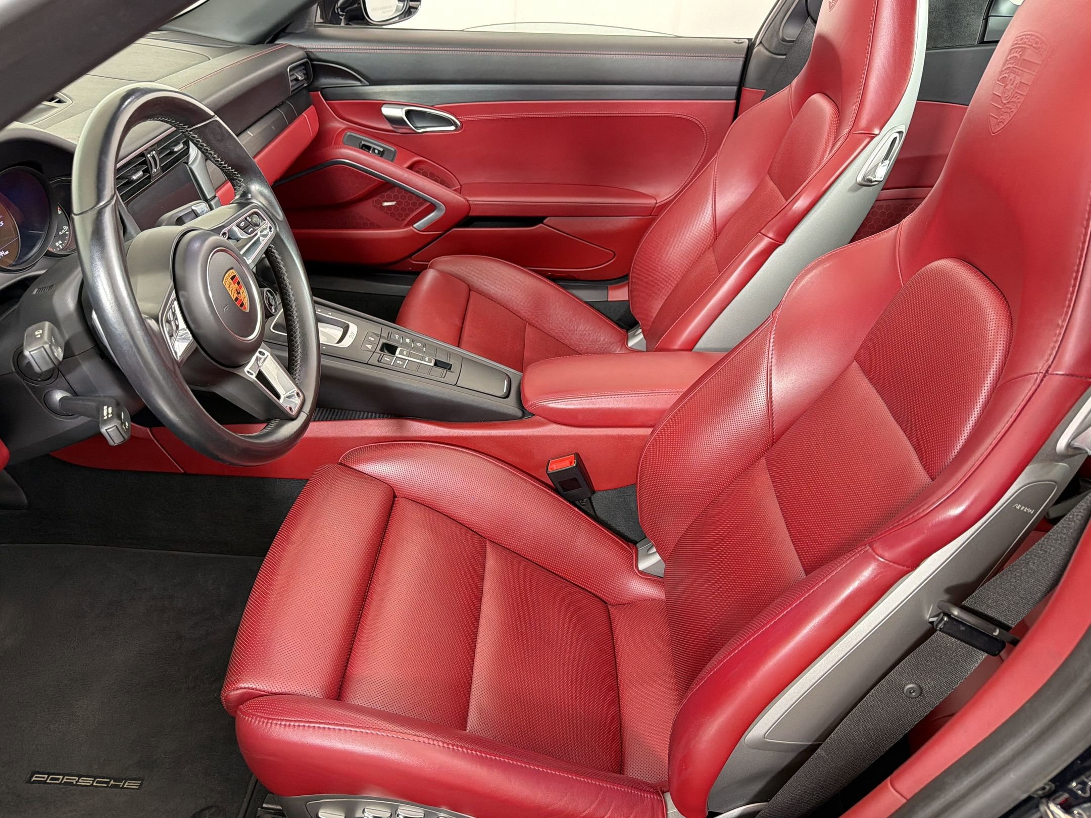 Certified 2019 Porsche 911 Targa 4 GTS AWD/4WD image 5