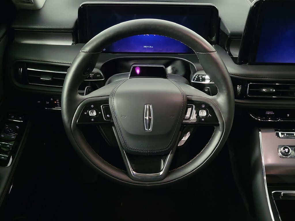 New 2026 Lincoln Aviator AWD image 10