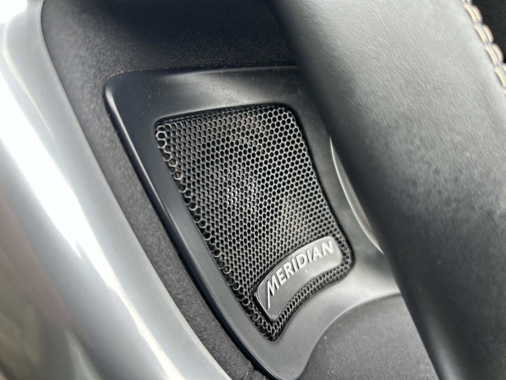 Used 2018 Land Rover Discovery Sport HSE image 18