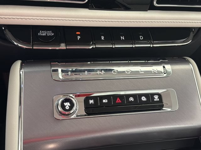 New 2026 Lincoln Aviator 2WD w/ Jet Appearance Package image 8
